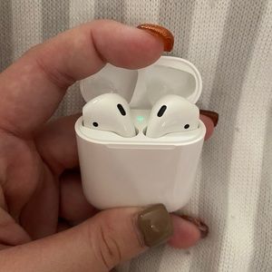 AirPods